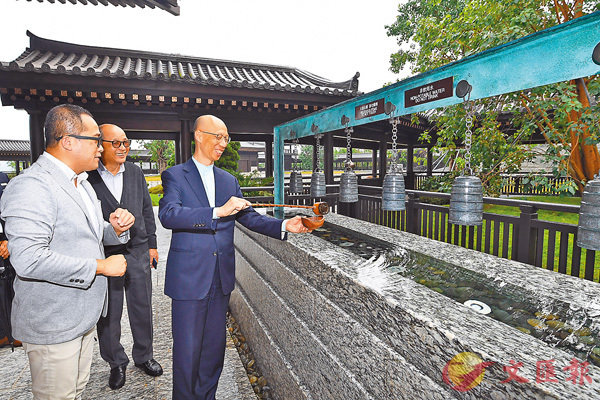 �����A�P���[�O�s�x�C