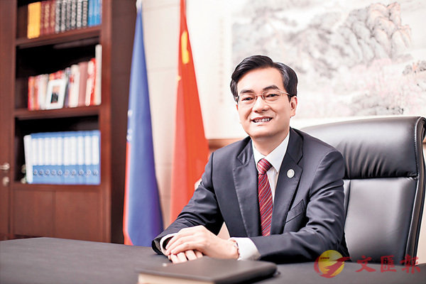 ������F��e���B�s�{�ɵܩԷF�ӭM��ުѥ��������q���ƪ������ΡC �����׳��s�{�ǯu