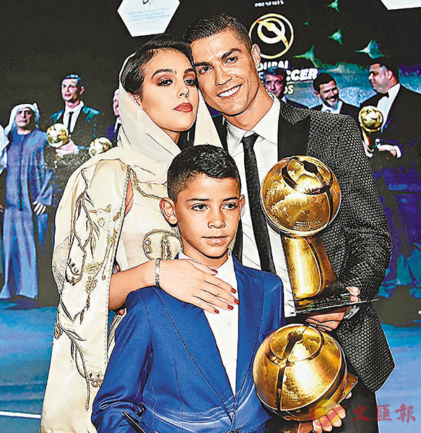 ��C�ԻP�a�H�@�_����A�k�ͦ��îR�J�m�H�U���˧�ݨӧ󬰷m��C  �k�s��