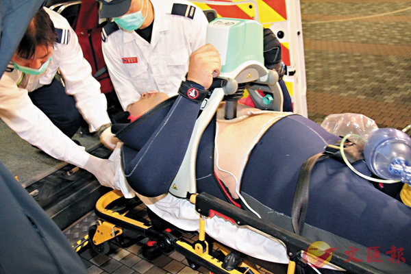 ���]�祴���J�Ĩk�l�e�|�ɤw�L��ı�C