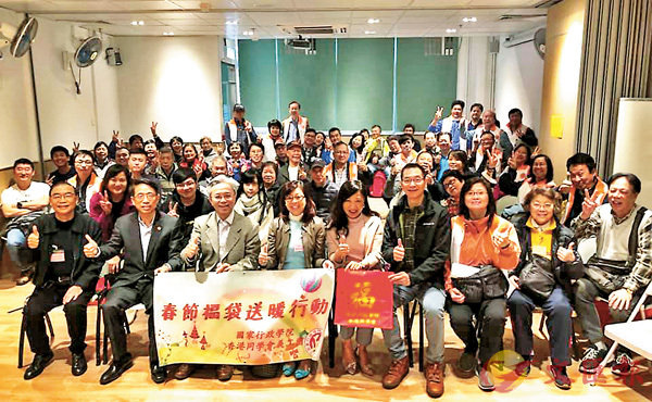 ��ù�����M�q�u�Υh���԰ϡA�N�K�`�ֳU�e���ѤͰO�C  ���ȭ��ưȧ�fb�Ϥ�