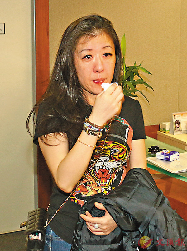 ���k�ߥDJin Chou�˭z�Q����ߨƥ�ɤ@�׿E�ʸ��\�C