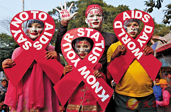 ���R���f1980�~�N�}�l�y���A��Ǭɤ@��������ڪv���k�A�P�V�̥u��A�ı���f���C ���z��