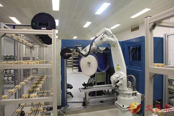 �������֦۰ʥ]�ˬy���u�W�������H�C