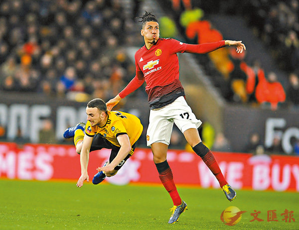 �����p�u�N�򴵥v����(�k)�N�Y�K�n���T���g��}�Ȱ����F�C  ���p��