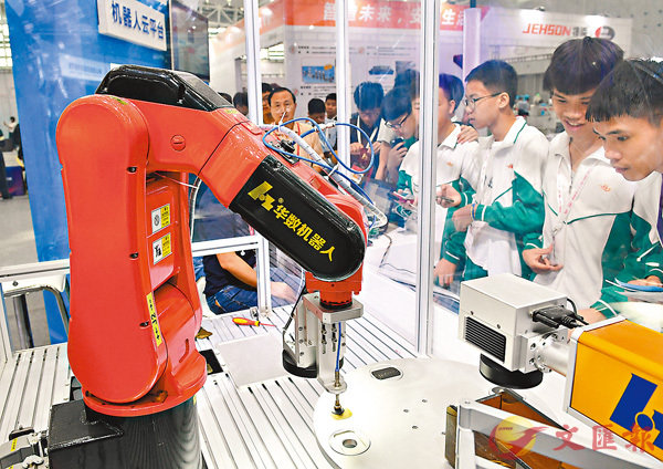 ����D�C�~�зs�з~�]��s���w�^��a�Q��b��s�����w�ϸ��a�A�l�ޤF���j�h�Ӭ�o���ظ���C�Ϭ����a�u�~�����H�b��s���w�|�쪺����]�s�F�^��ڡu���p��+�v�����|�W�G�ۡC ��ƹϤ�