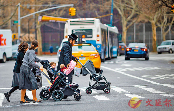 ���S�Ӫ��ϫ·G����