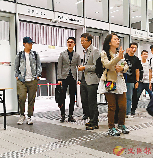■ 本周三「修訂條例草案」會議結束後，有反對派立法會議員召開了緊急閉門會議，邀請多名反對派成員及「獨派」分子、激進分子參與。 香港文匯報記者張得民  攝