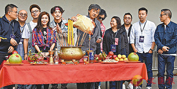 ���L�l���ѻP���������A�ӤӸ��Ȥ�M��l�L�w�H�]�b���C