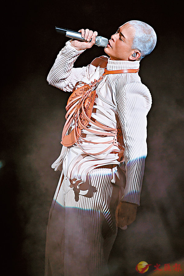 ���ۡm�P�ʡn�ɡA���Ф����N���Y�G�ۡC