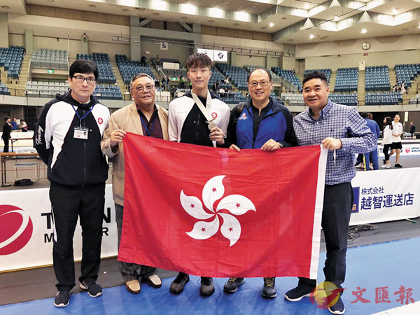 ���i�a�ԡ]���^��e�b�k�l��C�ܱo�@���ȵP�C �C�`�Ϥ�