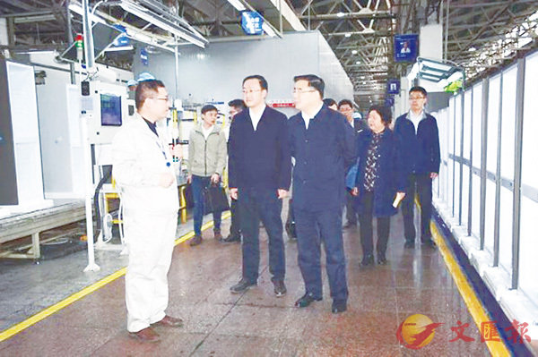 ������F��լ�զb�Q�{���q�A��¶�u�зs���|�v�z�A�Φ����ʻs�y�~����q�o�i���}�n���|�^��v�D�D�}�i�լ�C ��ƹϤ�