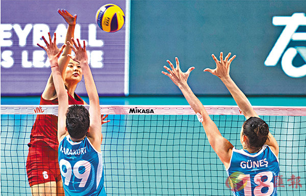 ���ǵ��t�]���m�^�����y��}��⪺�Q�����C FIVB�Ϥ�