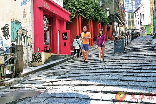 ������@�ťj�ݤ����u�۪O��v�C �����׳���ƹϤ�