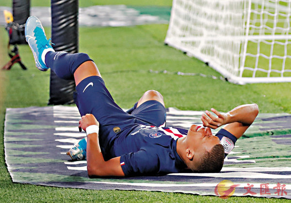 �����ڤ���ˡA�@�׽��b�a�W�C  ���z��