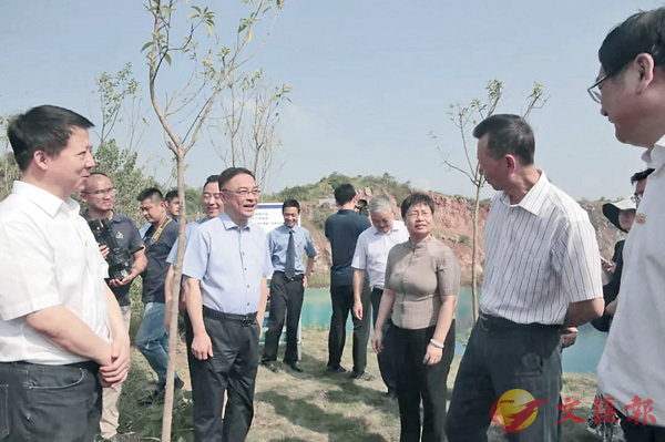 ���լ�չ�ݦw�����򥫤|���ϥհ��s�o���q�|�Ŧ����ìV���q�D�^�תv�z�{���C  ���W�Ϥ�