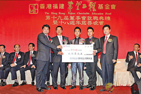 ���ة�(���G)�B���ض�(���T)�B���ط�(���|)���l2013�~�V����֫اƱ�u�{����|����900�U���C