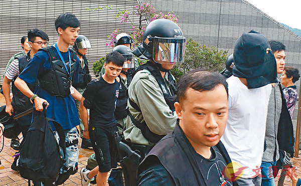 ĵ��9��2��b���K���@�뮷8�H�C�@�W19���k�ǥͳQ���@���æ������ʪZ���o�C ��ƹϤ�