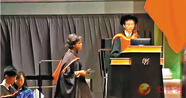 ���կ�2011�~�b���䫰���j�ǲ��~�C  ���W�Ϥ�