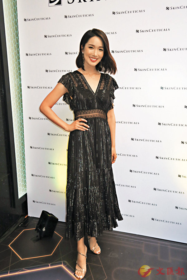 ���Ȩk���W�g���uI love you�v�N�䪺�V��X�u���ʡC