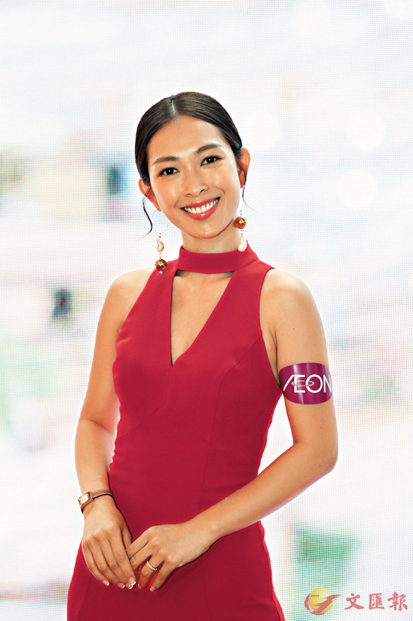 �������~