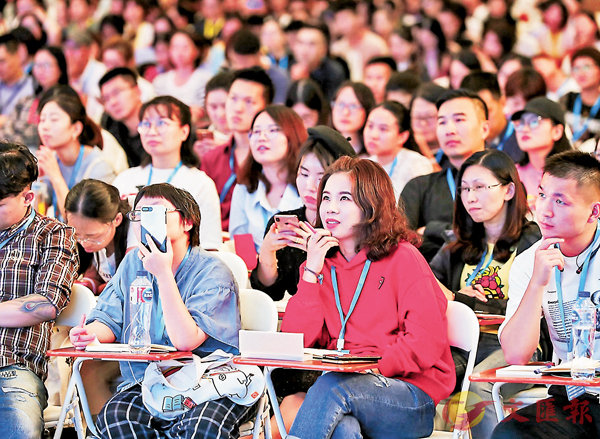 ����6������ǰ�Ŧ~�ج��ʲ{���C �O�̳����� ��