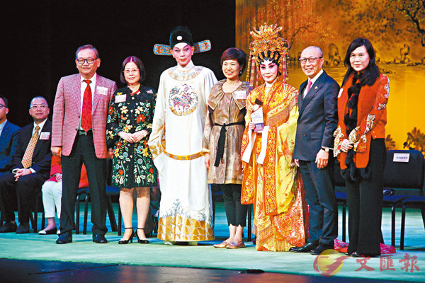 ���L�����Pù�a�^�ҩd�ɤW�}�A���E�������ߦX�t�@�ءm�Ҥk��n�C