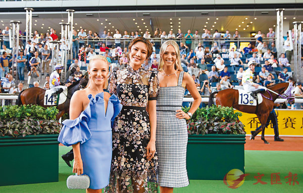 ���i�f��(��)�Ʊ�q����M�v�ӤӨ��W�ǲ����󰨤ǤΧ�谪����ѡC