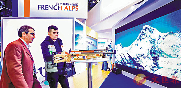 ���V�շ|�{���A��ڰѮi�ӱ����B���B�ʲ��~�C �����׳��O�̧��z  ��