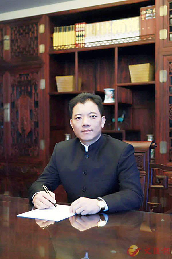 ���֫ج٬F��`�e�L���ΡC�����׳��֦{�ǯu