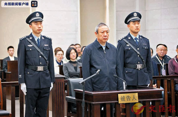 ���Q��A���X�j�۪v�ϤH���F����ƥD�u�զV�s�Q������g�õ��o���A�P�B�����{�D16�~�C���W�Ϥ�