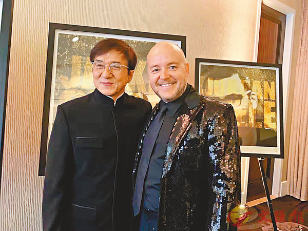 �����s�P�H���e�aLincoln Townley(�k)�C