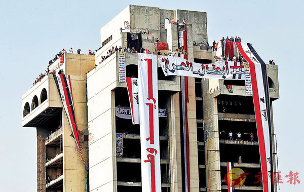 ���ܫª̦���@�ɰ��ӡC���z��