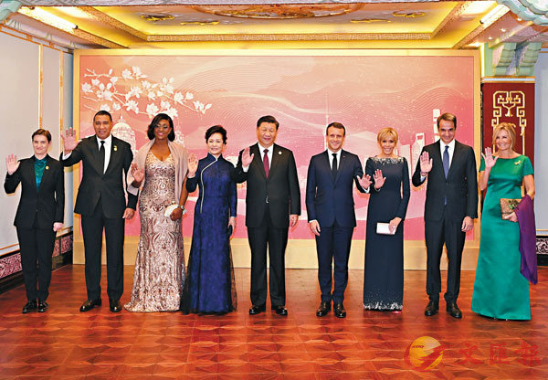 中國國家主席習近平和夫人彭麗媛4日晚在上海和平飯店舉行宴會。