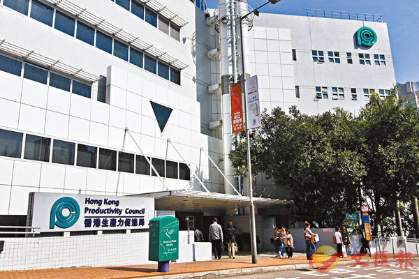 �� �Ͳ��O�P�i���}�쪺���V�ҵ{���A��4�ӽҵ{����Ū�v�C��50%�C��ƹϤ�