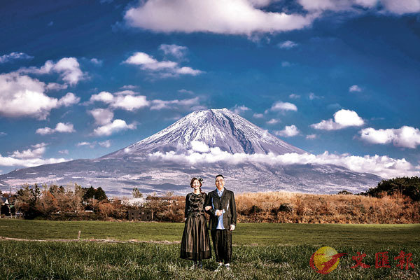 ■ C君與未婚妻黃天頤到日本富士山河口湖拍攝婚照。