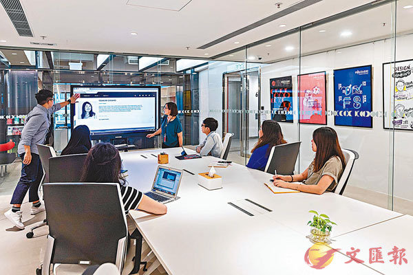 �|ĳ�ǦV���Y�������𨭧��ΤW�����A�ĥb�}�񦡪��]�p�C