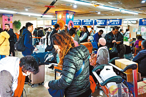 ���⩤���W�ȹB���ȥ��x�]�A10����u�C�Ϭ��������Y�X�Y�Ⲽ�B�H��C��ƹϤ�