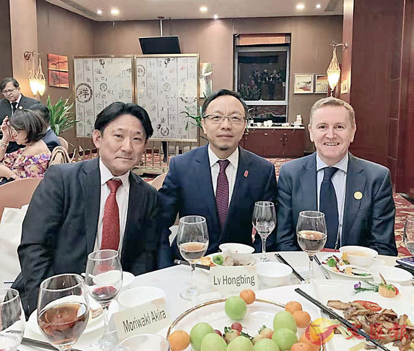 ���f���L�b�@�ɫ߮v�j�|�W�P�饻�߮v�]���^�B��Z���߮v�]�k�^�y�ͥ�y�C�����׳��_�ʶǯu