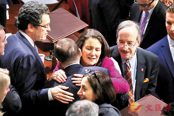 �����D�ҤH�b���M��֩��w�I�C ���z��