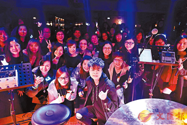 ��ù�͹a��駹���ӤH�t�۷|�A�l�ޤ���Fans�����C