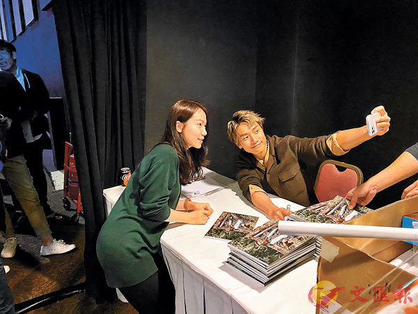 �����f�t������ñ�W�ݦ۩�C