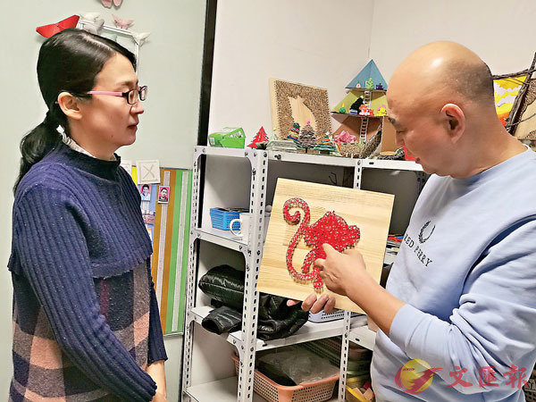 ���ѥ򤶲Ц۳��g�w�઺�@�~�C �樂��  ��