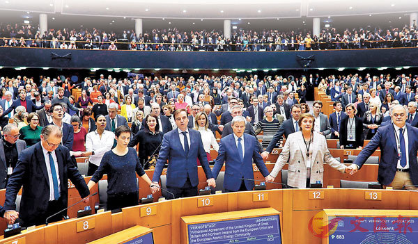 ��ĳ���������ߡA��o�Ⱚ��Ĭ�������q�m�ͽ˸U���n�C �k�s��