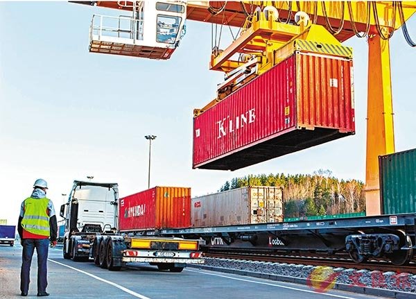 �� �b�߳��{���������ô��A���گZ�C�]���s�ڡ^�u����l�F���v�b���f�C�s�ت�