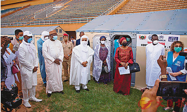 �� �p�X��ĵ�i�D�w�i��]�̱��N�W�L30�U�H��͡C�Ϭ����麸�`�z����@���s�a�f�w�޲z���ߪ���|���C �k�s��