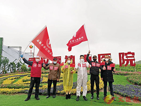 �� �߲z���U�ζ��̪쪺�ت��O�O�@���@�̡A�ҥH�L�̱`�`���ۤv�O�u���@�̭I�᪺���@�̡v�C  ���X�̨ѹ�