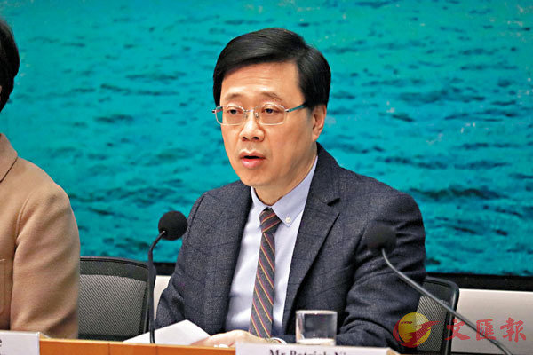 �����a�W��x�ɬ��ķN�w��ĵ���A���U�ɤO�ɯšC ��ƹϤ�