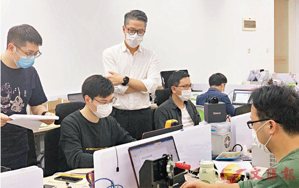 �� �b�`�з~����C��ģ�¬߱�j�W�Ϥ��p���q�󶶺Z�C �����׳��O�̦��  ��