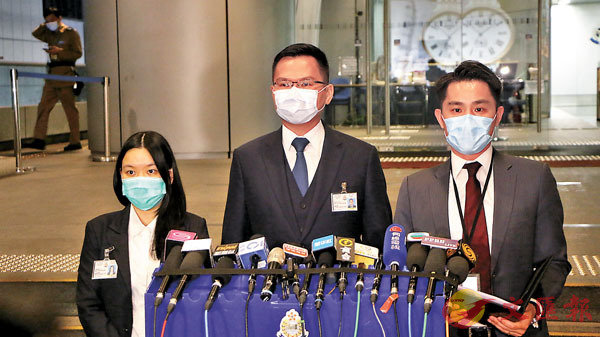 ■警方控告11男3女涉嫌參與暴動。香港文匯報記者  攝